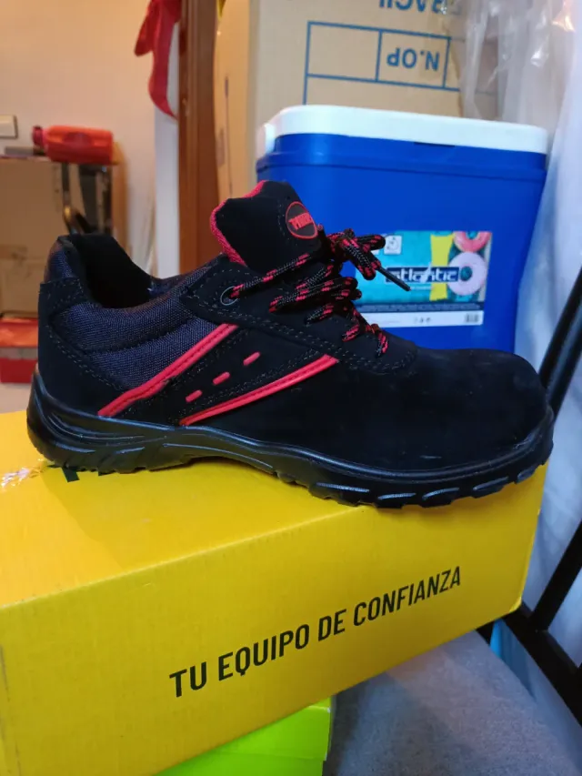 Zapatos de seguridad Paredes negros y rojos