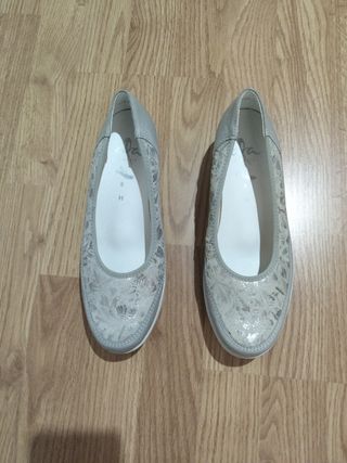 Zapatos grises mujer