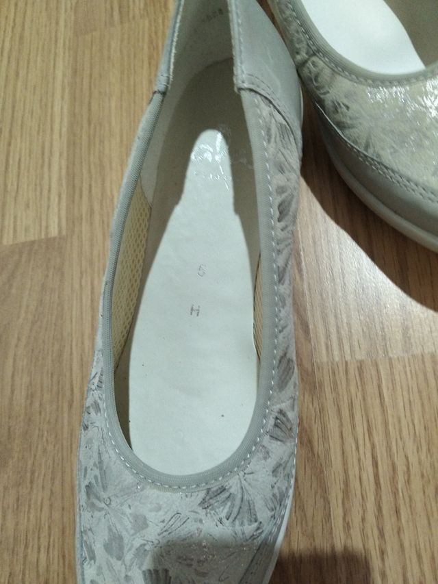 Zapatos grises mujer