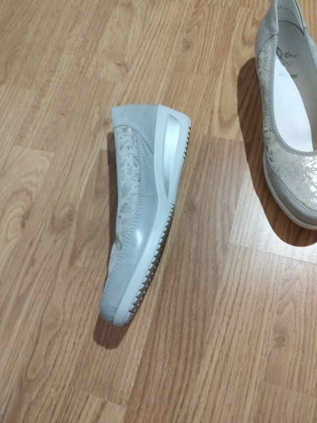 Zapatos grises mujer