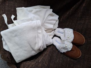 Pijama mujer 38-40 y zapatillas 38-39
