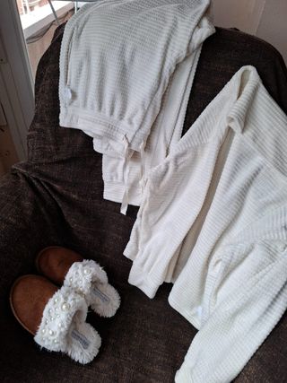 Pijama mujer 38-40 y zapatillas 38-39