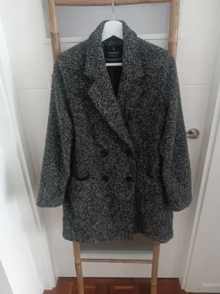 Abrigo Stradivarius Negro Talla M