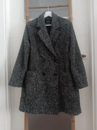 Abrigo Stradivarius Negro Talla M