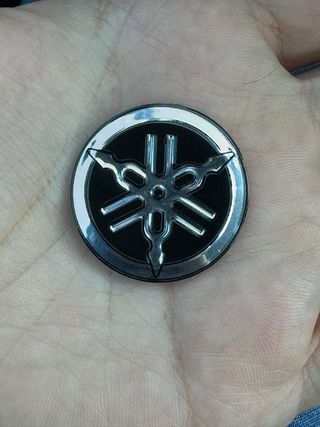 Logo Yamaha Aluminio