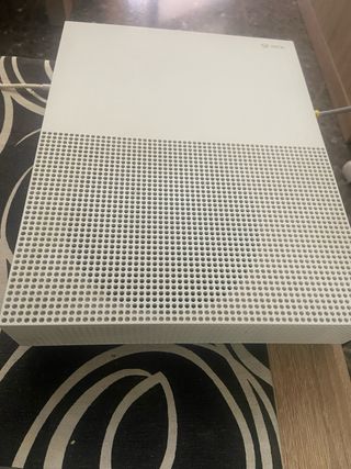 Xbox One S Blanca + FC 26 Ultímate Edition