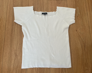 camiseta blanca de canale de manga corta