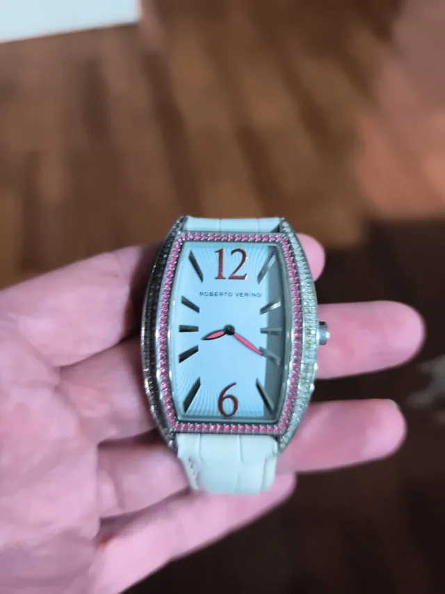 Reloj Roberto Verino con piedras rosas