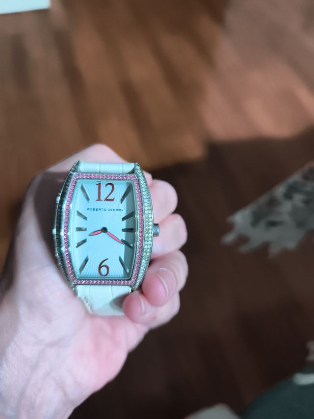 Reloj Roberto Verino con piedras rosas