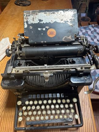 Máquina de escribir antigua Remington