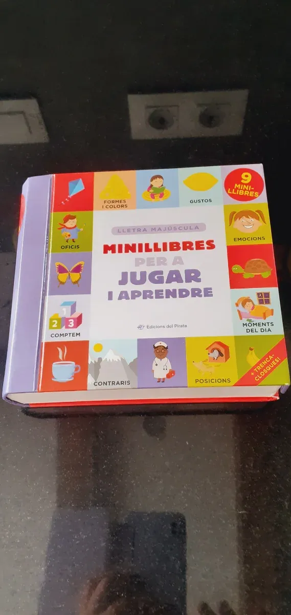 Minillibres  per a jugar i apredre.