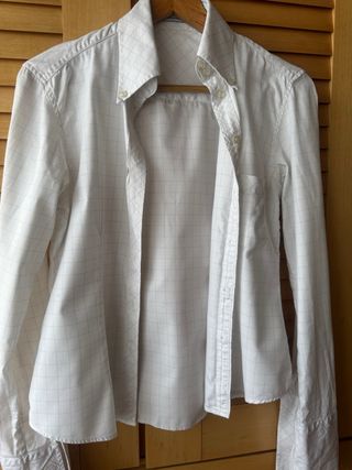 Camisa blanca cuadros azules