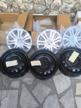 Llantas Chapa Toyota Auris + Tapacubos Nuevos