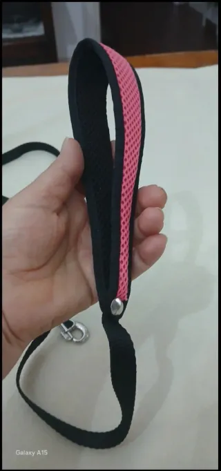 Guinzaglio per cani nero e rosa