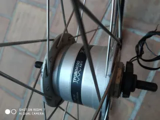 Llanta delantera con dinamo 6V 700