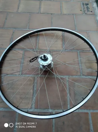 Llanta delantera con dinamo 6V 700