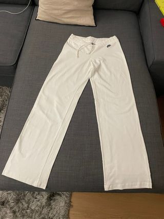 Pantalones acampanados Nike mujer