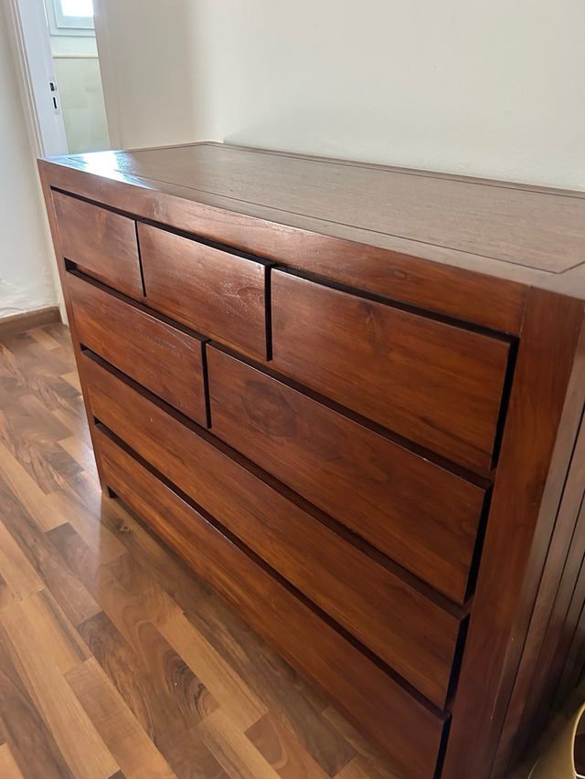 Cómoda de madera maciza