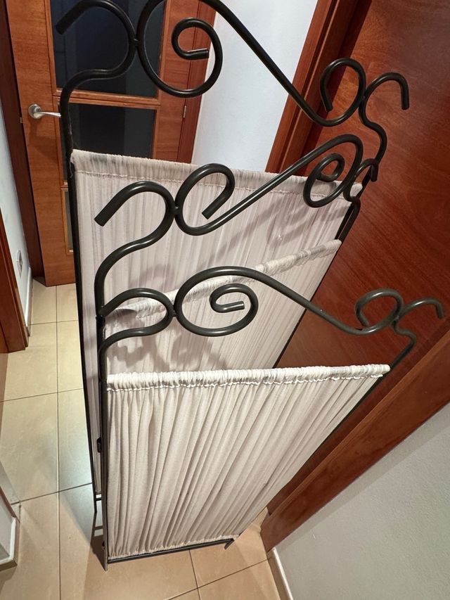 Biombo decorativo de tienda o casa