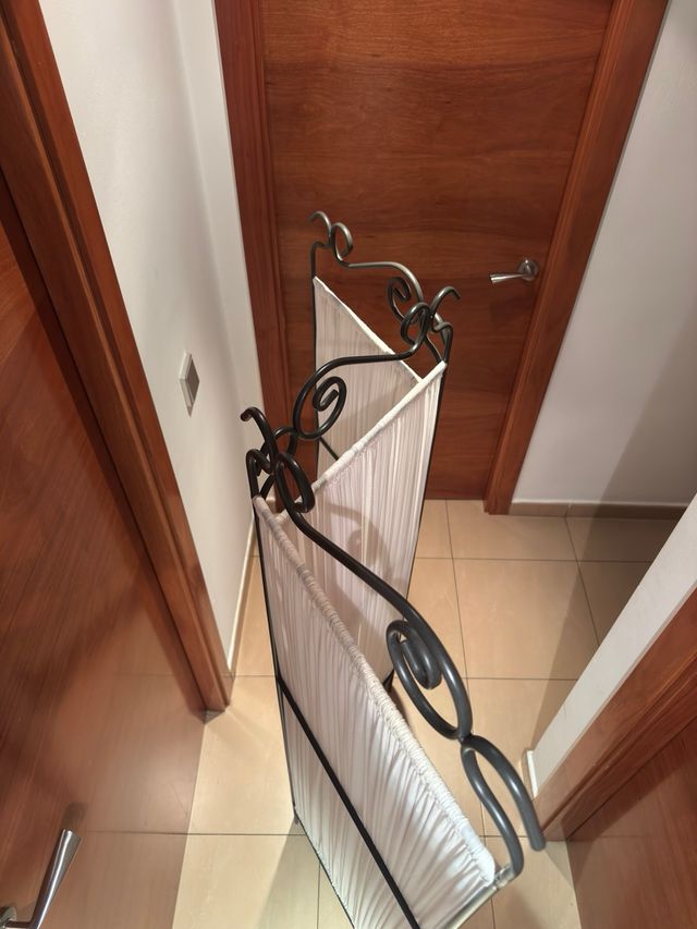 Biombo decorativo de tienda o casa