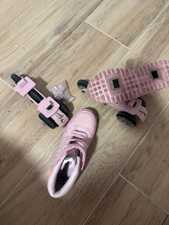 Zapatillas Mustang con ruedas rosas número 39