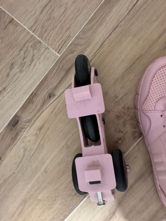 Zapatillas Mustang con ruedas rosas número 39