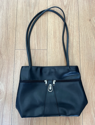 Bolso negro de hombro vintage