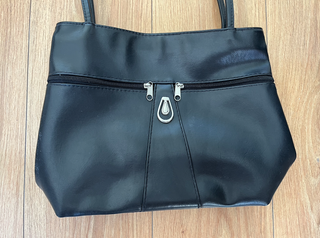 Bolso negro de hombro vintage