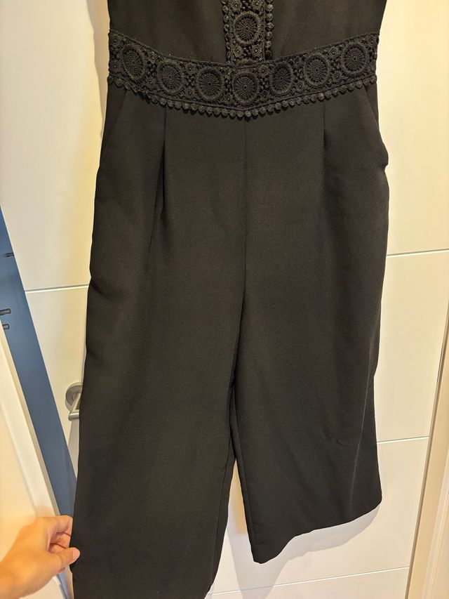 Mono Zara negro sin mangas bordado talla M