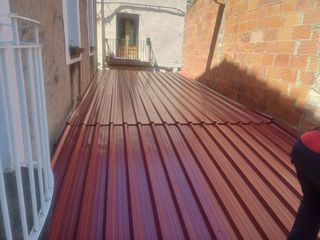 Trabajos en hierro e inoxidable. 
Puertas y motor
