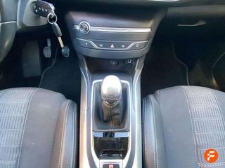 Peugeot 308 5p Allure 1.5 BlueHDi 96KW (130CV)