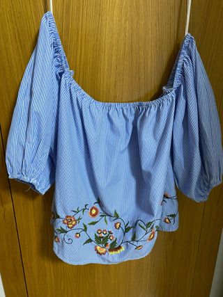Blusa campesina rayas flor bordada