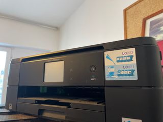Impresora Brother DCP-J562DW Negra