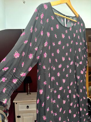Vestido negro flores rosas TEX