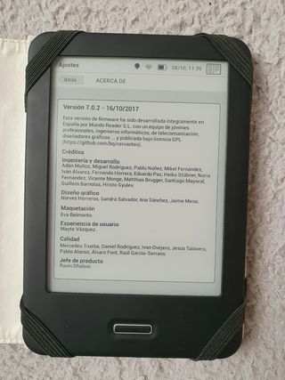 BQ Cervantes 3 con luz y funda de protección