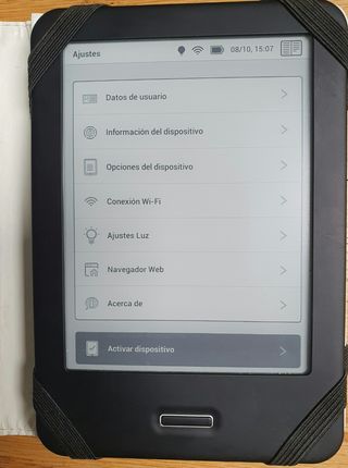 BQ Cervantes 3 con luz y funda de protección