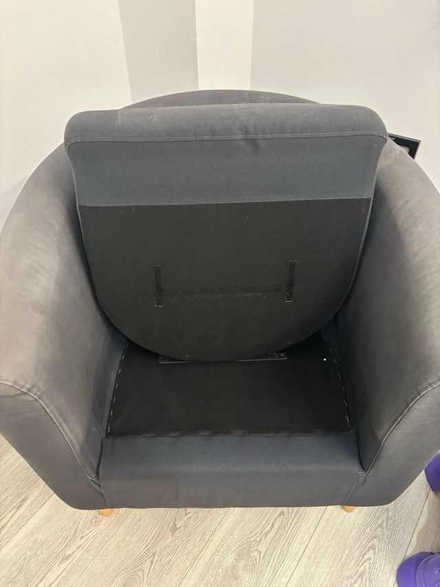 Sillón de tela gris