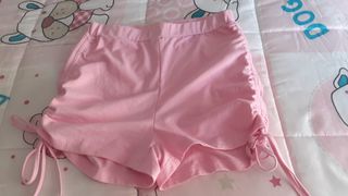 Pantalones cortos rosas con cordones