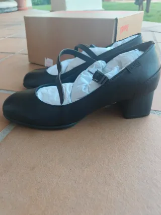 Zapatos de tacón negros para mujer