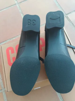 Zapatos de tacón negros para mujer