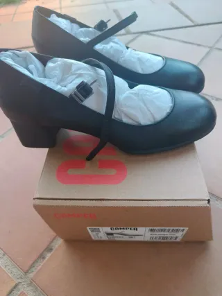 Zapatos de tacón negros para mujer