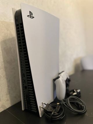 PlayStation 5 1TB + 2 Mandos