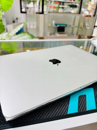 MacBook Pro 13 2020 8GB 512GB Plata