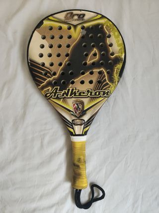 Pala pádel Akkeron Oro Gravity Carbon con funda