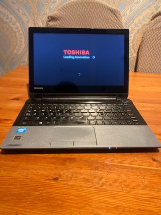 Portátil Toshiba NB10-A-10N