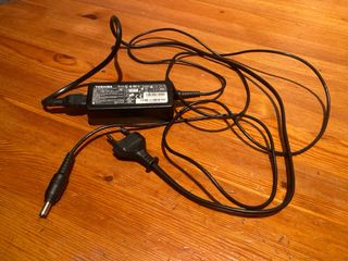 Portátil Toshiba NB10-A-10N