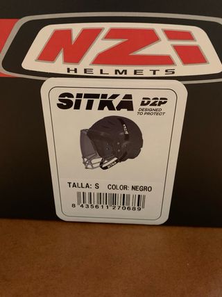 Casco de hockey SITKA con visor. Talla S