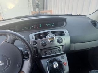Renault Grand Scenic 2005