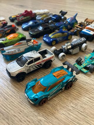 Set di 22 passeggini Hot Wheels