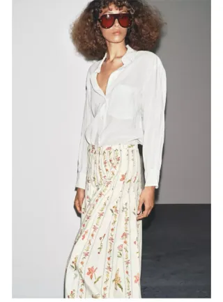 Preciosa!! Falda midi Zara floral. Con etiqueta